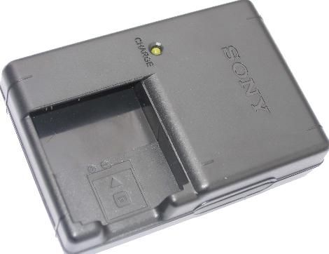 Зарядное устройство Sony BC-CSGB