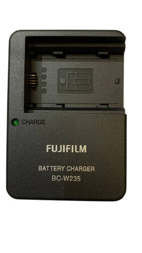 Зарядное устройство Fujifilm BC-W235 для аккумулятора Fujifilm NP-W235