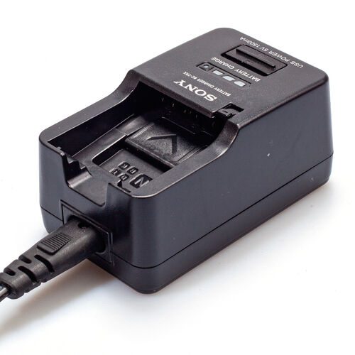 Зарядное устройство Sony BC-TRX для аккумуляторов Sony NP-BX/BN/BG/FD/BD/BK